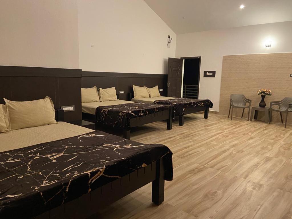 Rr Holiday Inn Kodaikanal Exterior photo